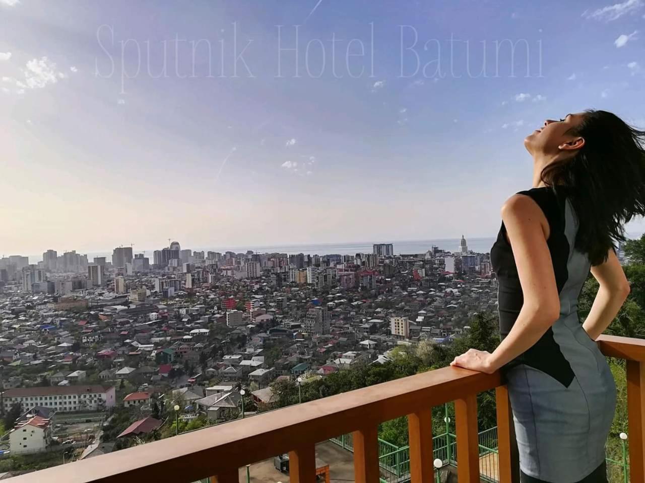 Sputnik Hotel Batumi Exterior foto